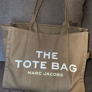 Marc Jacobs The Tote Bag Large